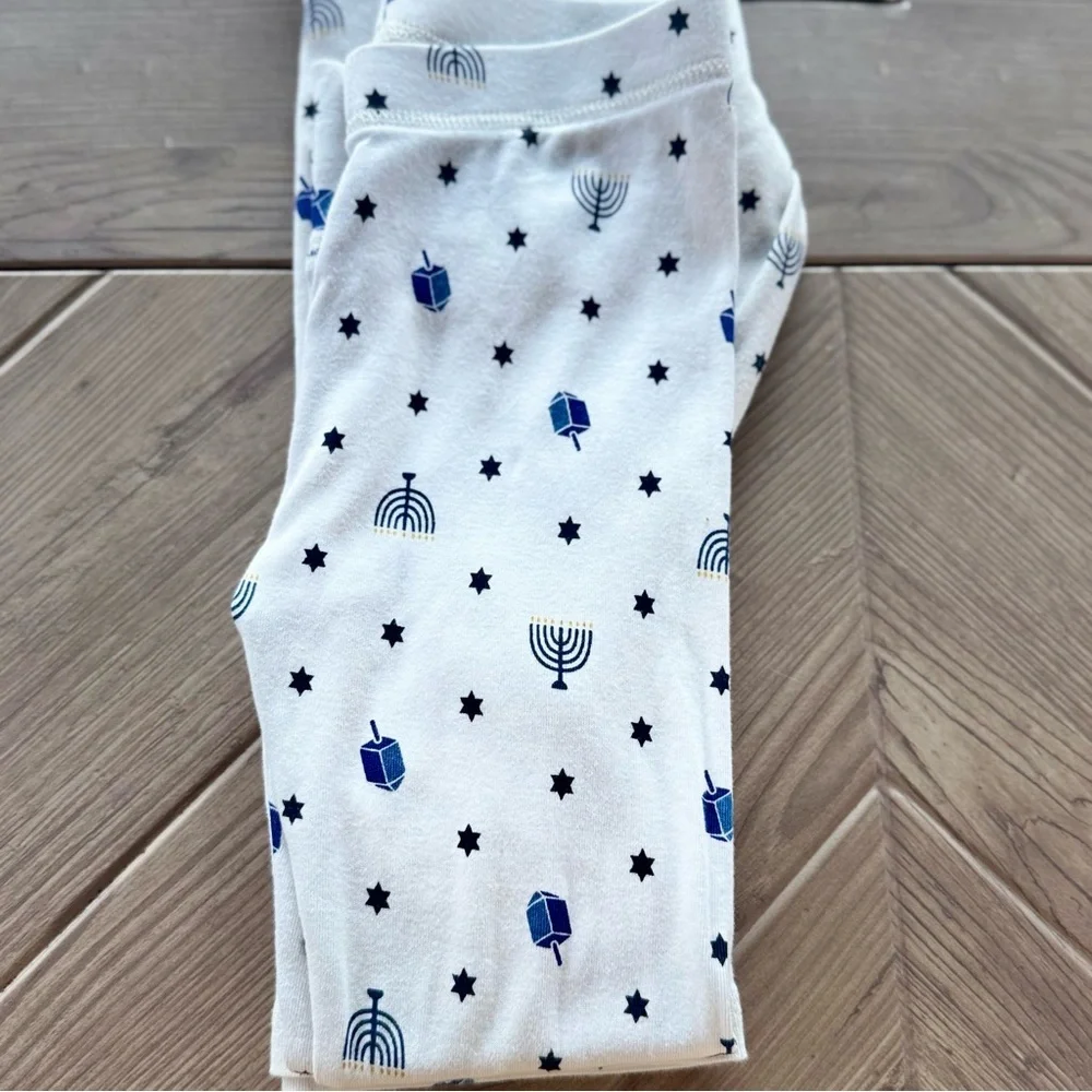 Gap l Hanukkah Themed Pajama Set l Size: 6